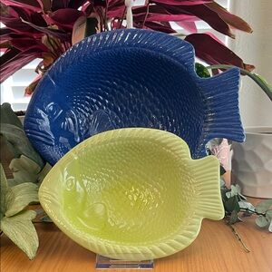 Tropical Oasis Blue and Green Glitter Fish-Shaped Melamine Bowls EUC